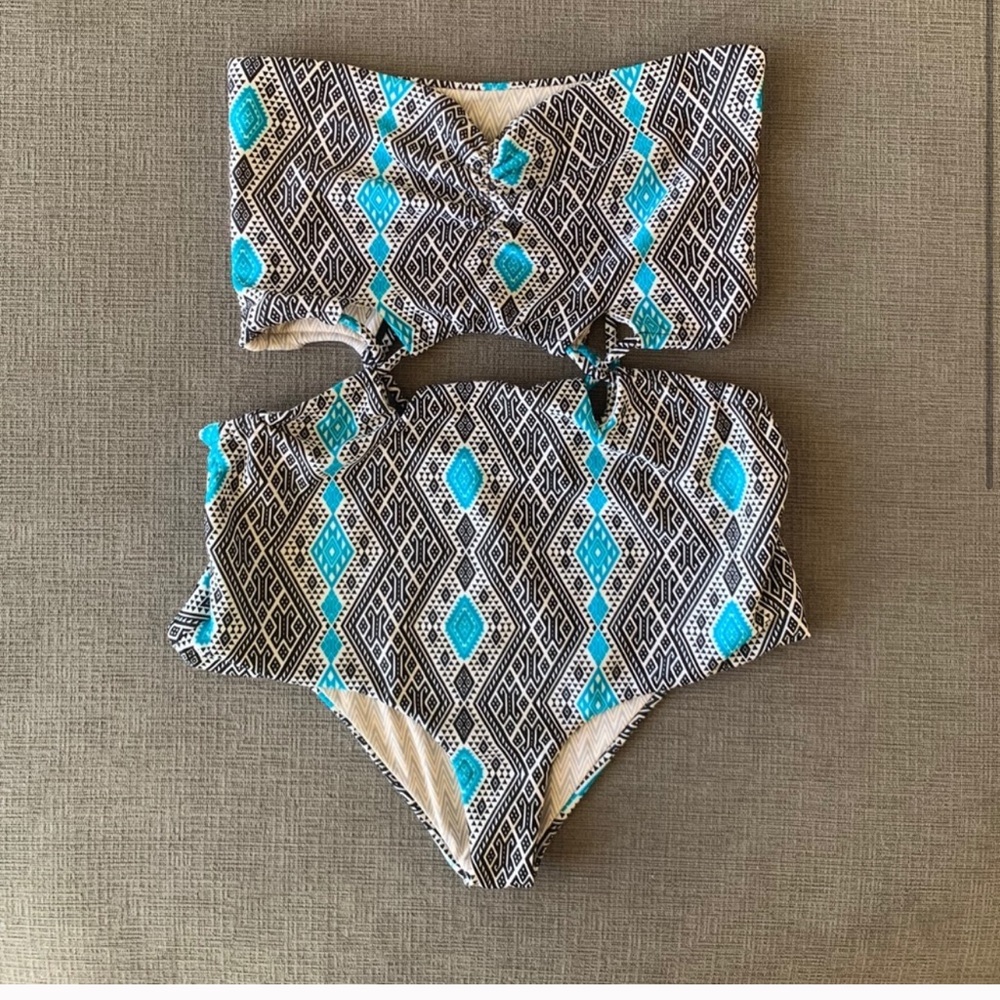 ISO: ACACIA Paris